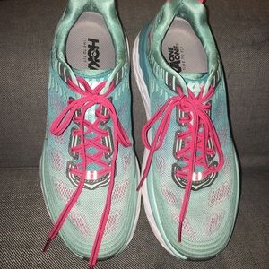 Like NEW HOKA One One Women’s BONDI 6 sz 9.5